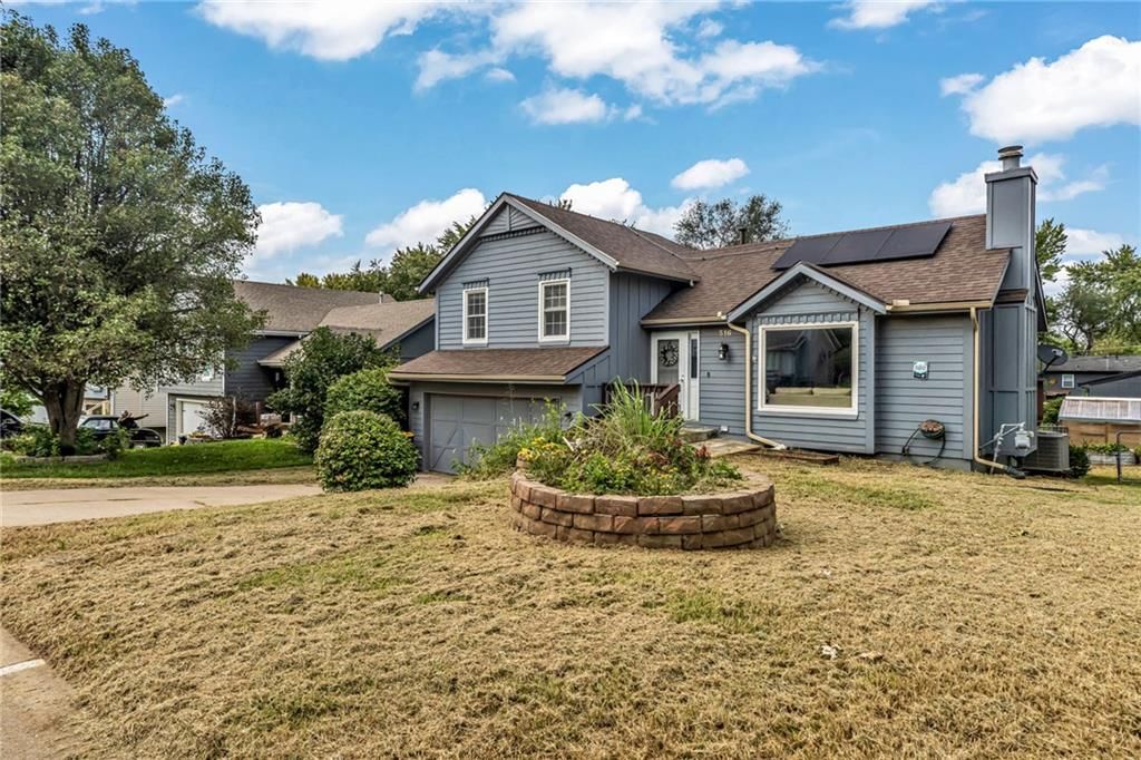 516 NW 80th Terrace, Kansas City, MO: listing photo 3