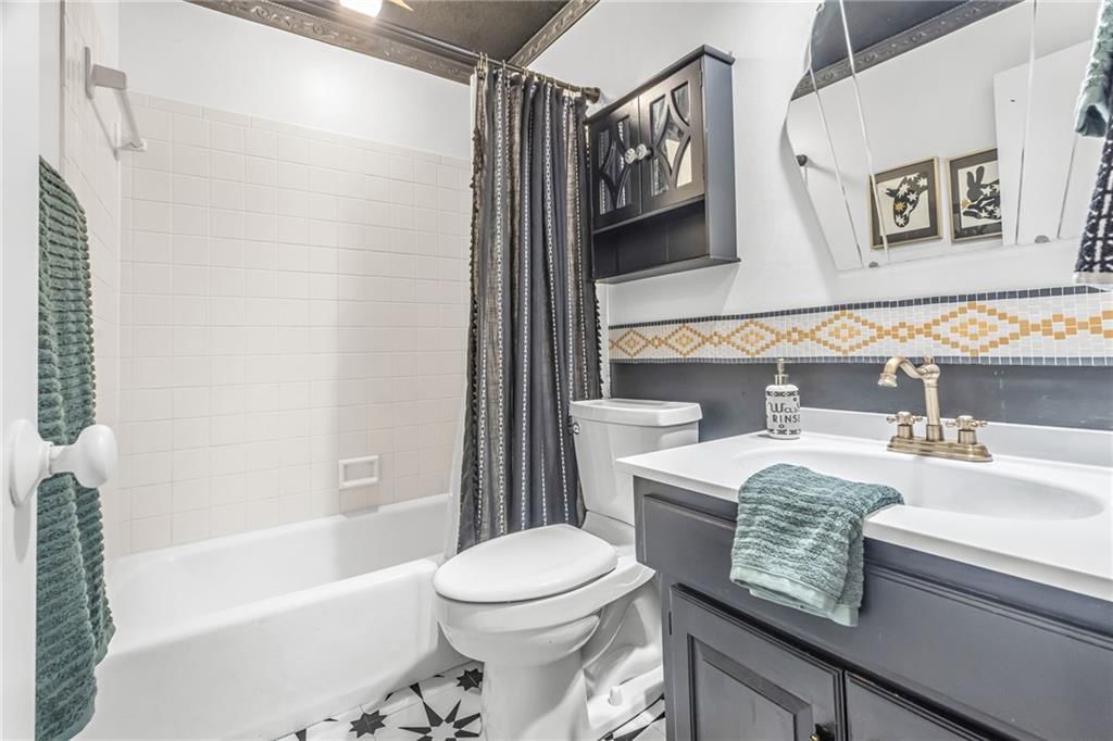 Photo 11 of 28, 516 NW 80th Terrace, Kansas City, MO 64118