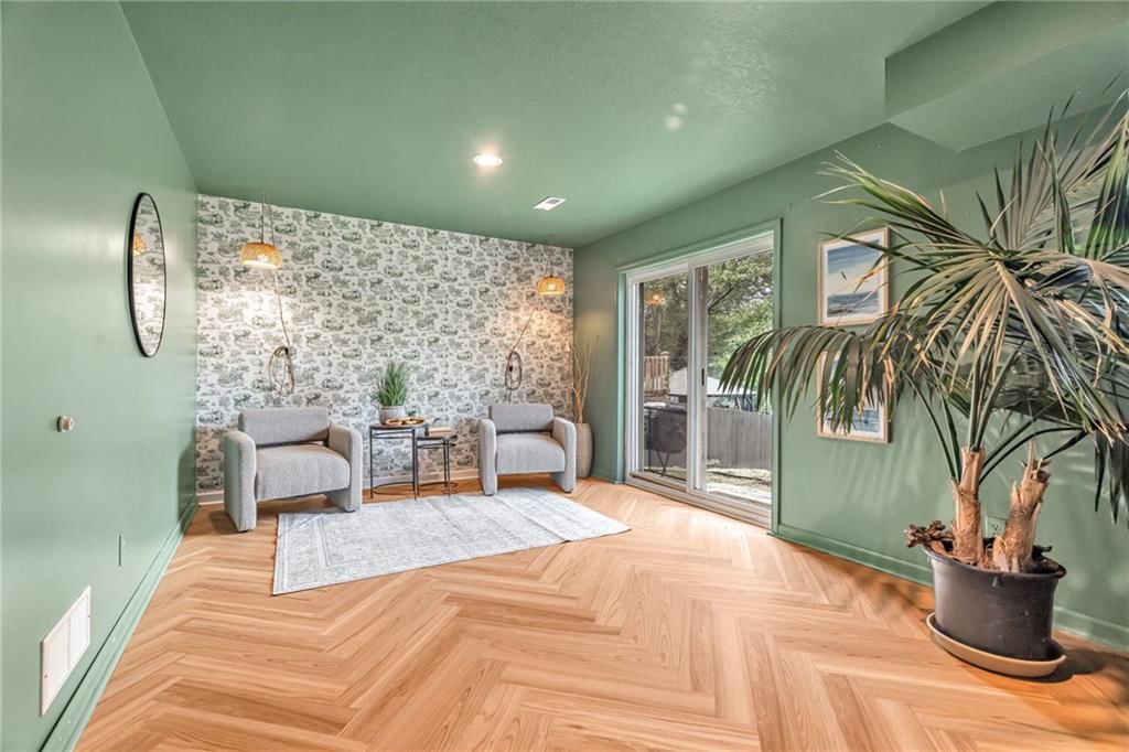 Photo 18 of 28, 516 NW 80th Terrace, Kansas City, MO 64118