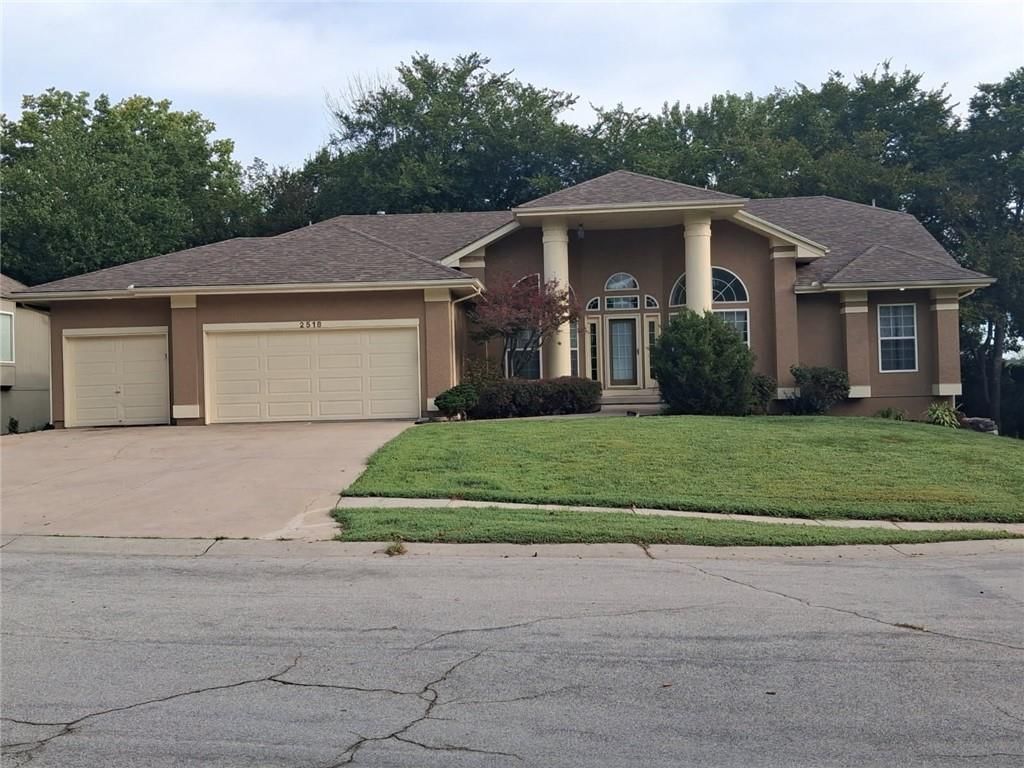 2518 SW Wintervalley Court — photo 1