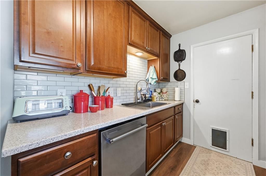 1703 Seneca Street — photo 10