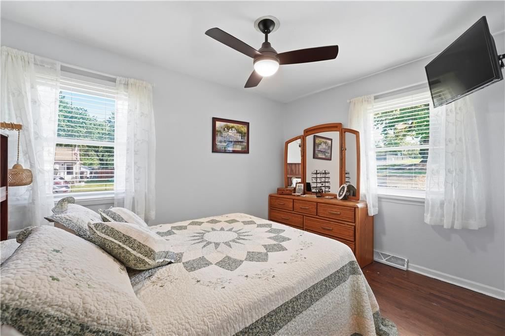 1703 Seneca Street — photo 13