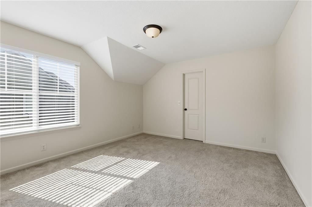Photo 14 of 49 - 16872 W 164th Place, Olathe, KS 66062