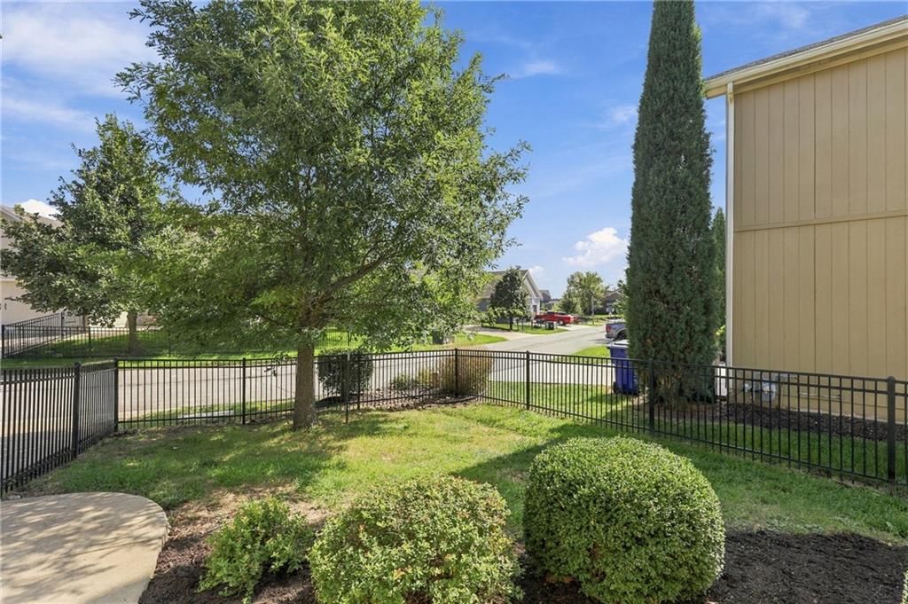 Fenced yard at 16872 W 164th Place, Olathe, KS 66062