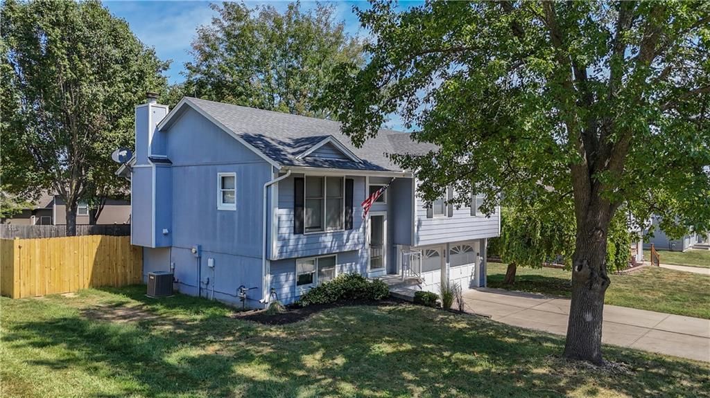 1704 NE Patterson Street — photo 2