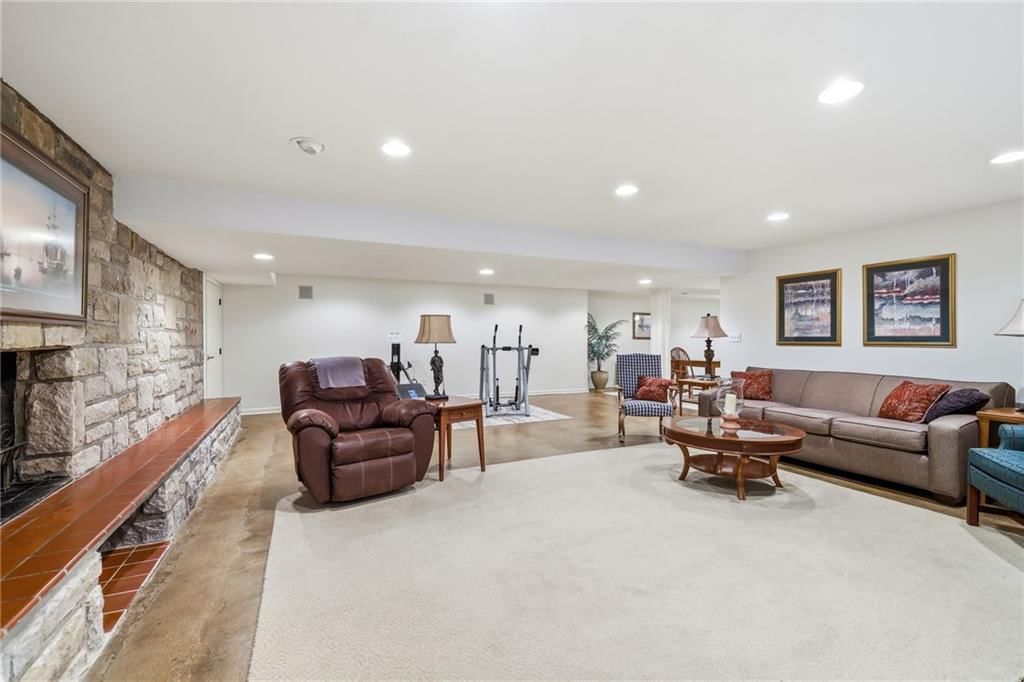 2025 W 96th Street — photo 39