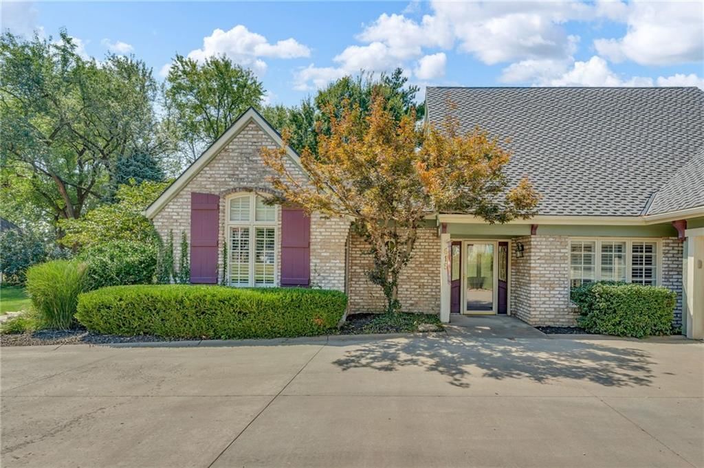 615 W Willow Lane — photo 8