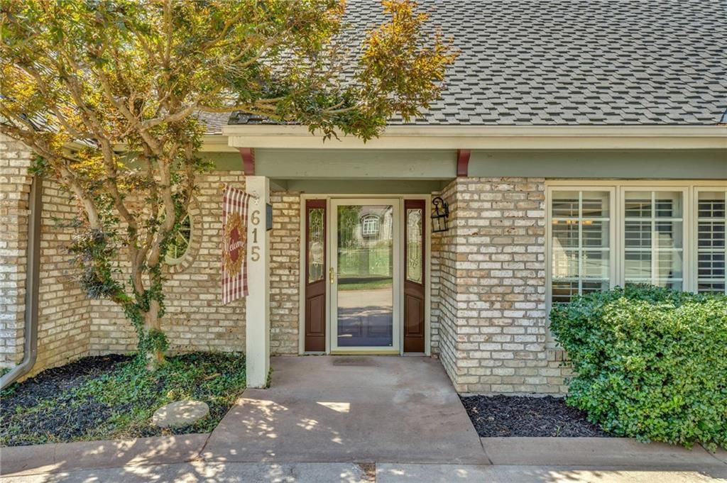 615 W Willow Lane — photo 10