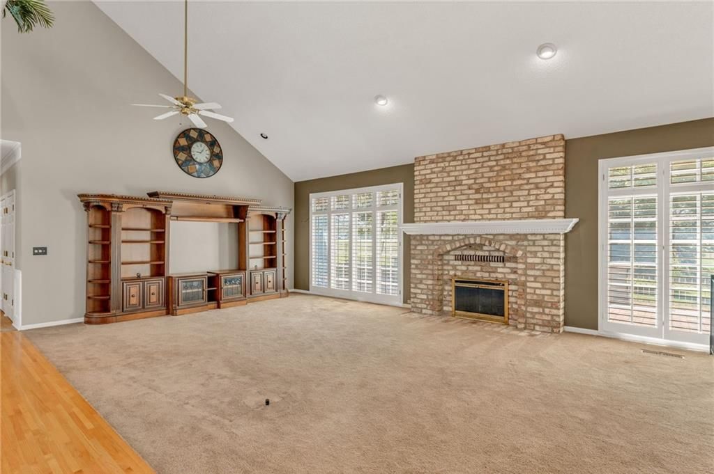 615 W Willow Lane — photo 16