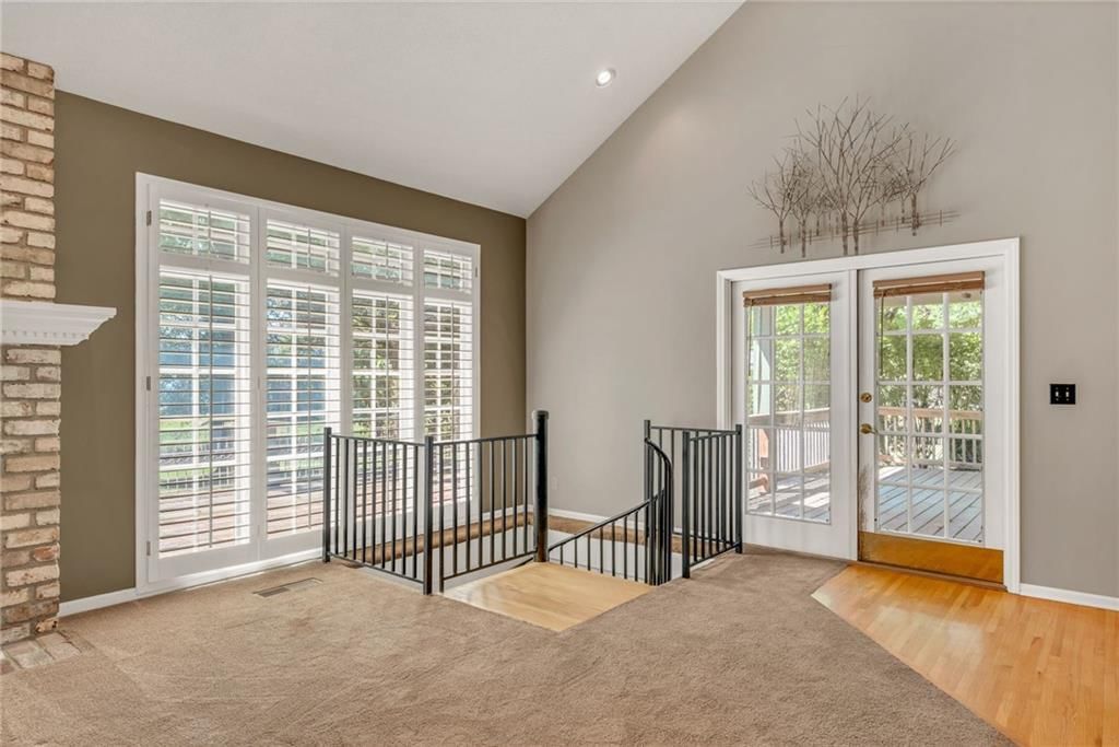 615 W Willow Lane — photo 18