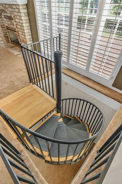615 W Willow Lane — photo 44