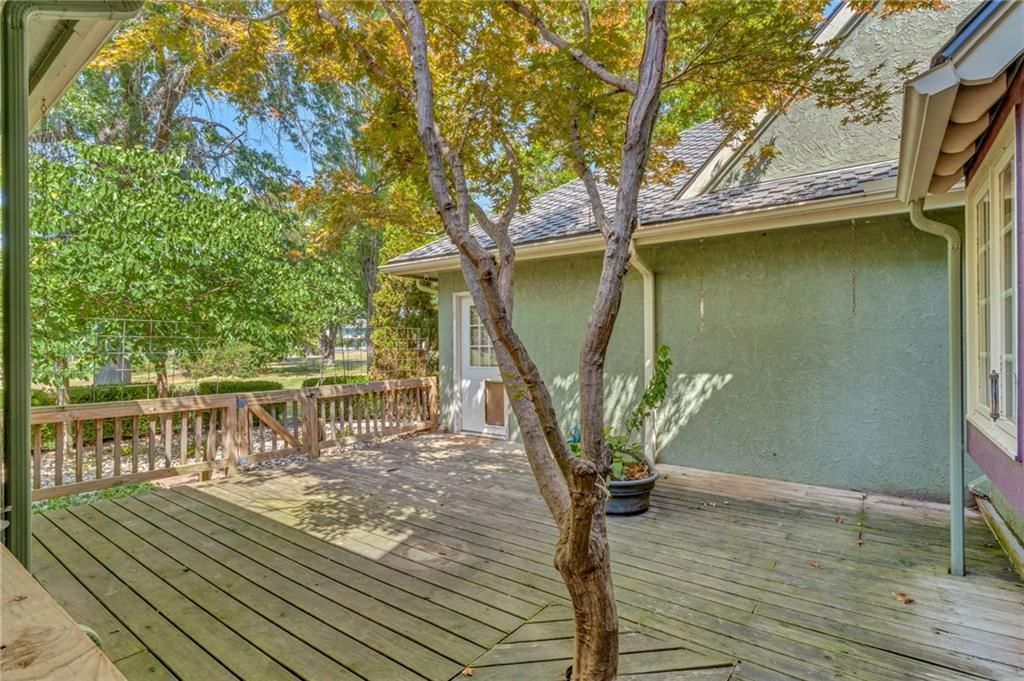 615 W Willow Lane — photo 56