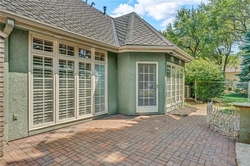 615 W Willow Lane — photo 61