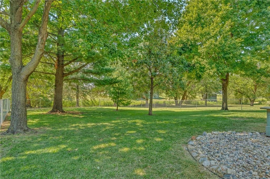 615 W Willow Lane — photo 62