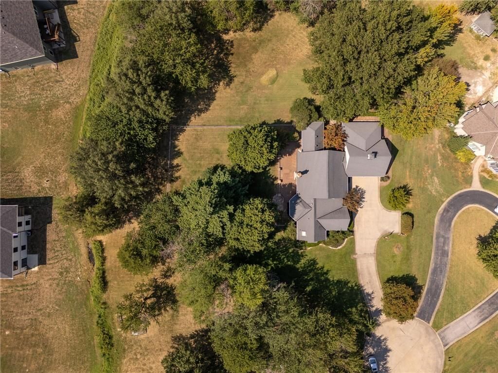 615 W Willow Lane — photo 73