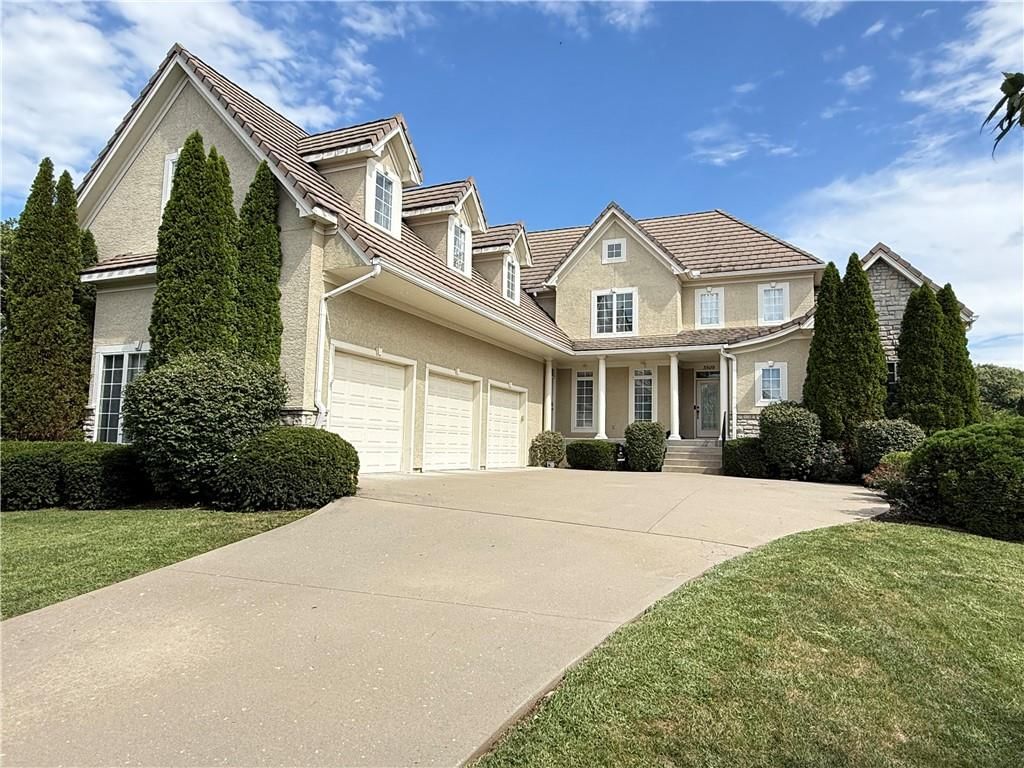 3509 S Saddle Ridge Drive, Independence, MO: listing photo 2