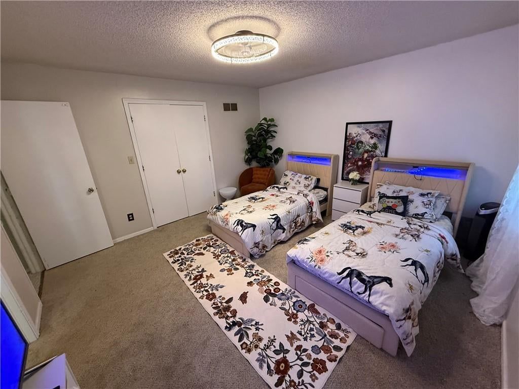 6705 N Overland Drive — photo 31