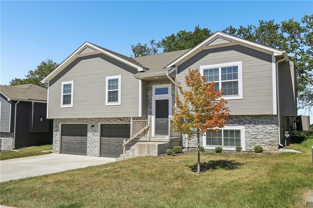 910 NW Hilltop Lane — photo 3