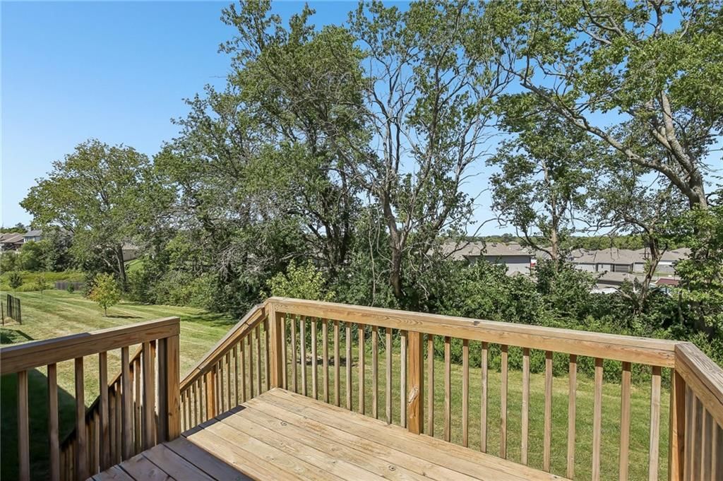 910 NW Hilltop Lane — photo 33