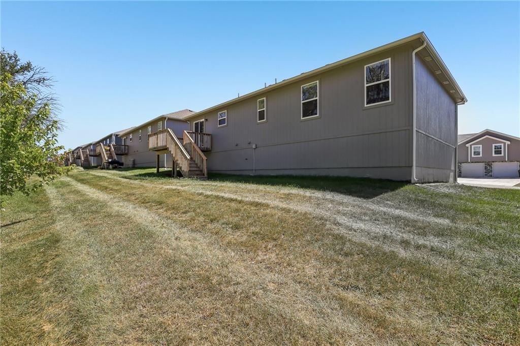 910 NW Hilltop Lane — photo 36