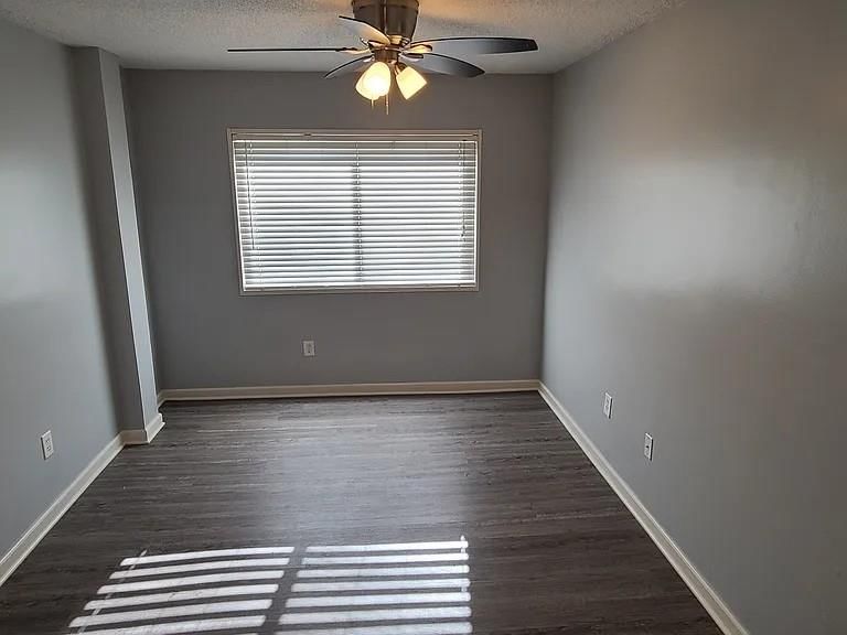 11316 Lewis Avenue — photo 17
