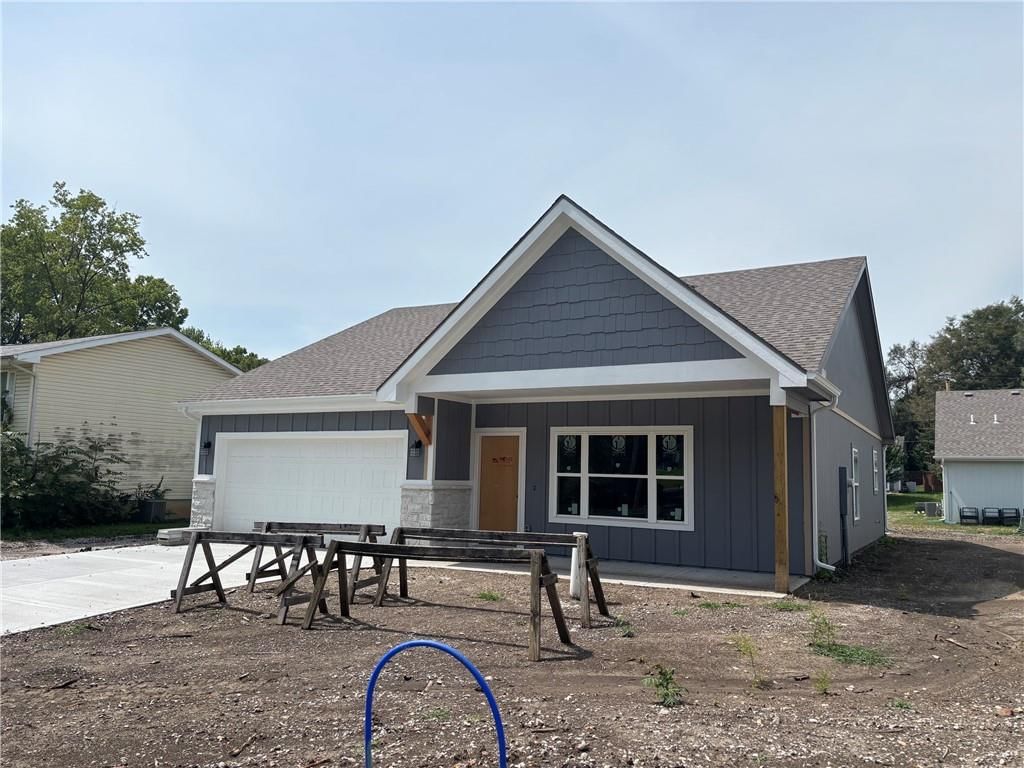 440 N Prairie Street — photo 1