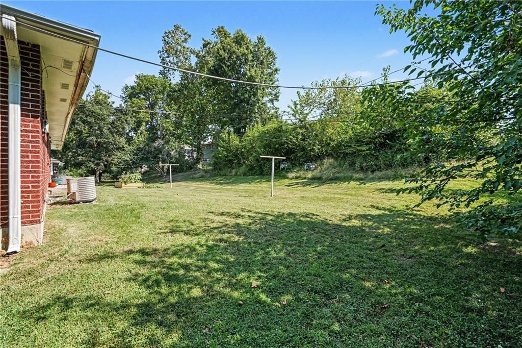 1227-1229 N 64th Drive — photo 11