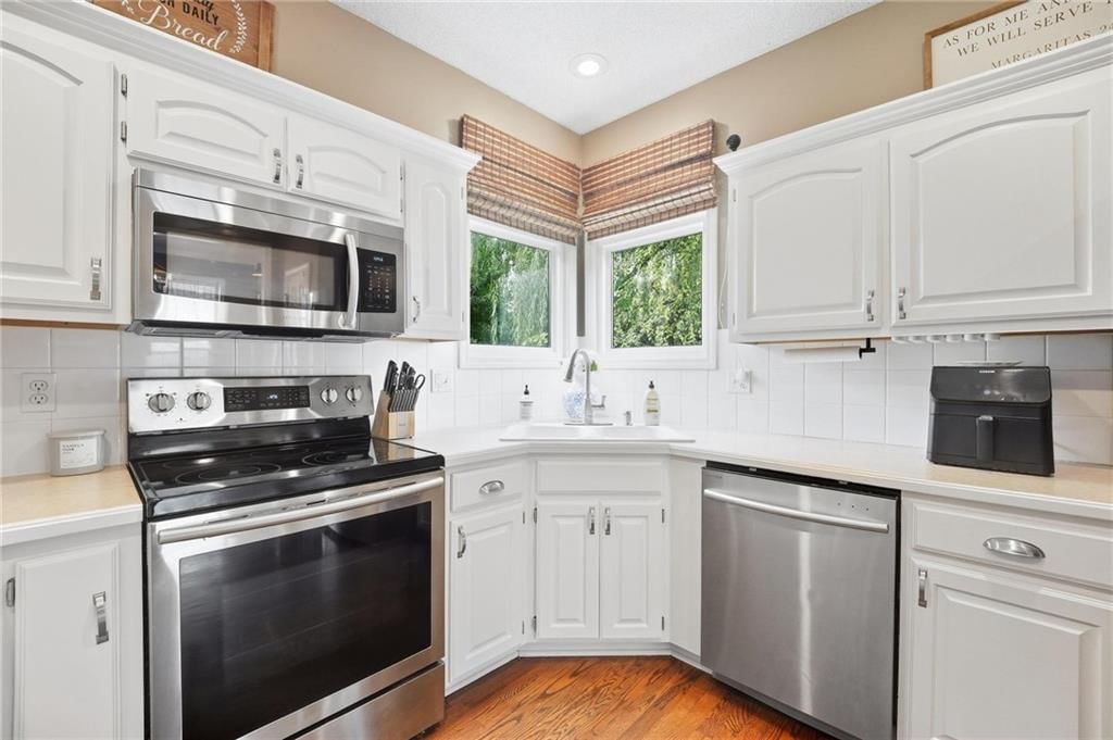 16150 W 156th Place, Olathe, KS: listing photo 2