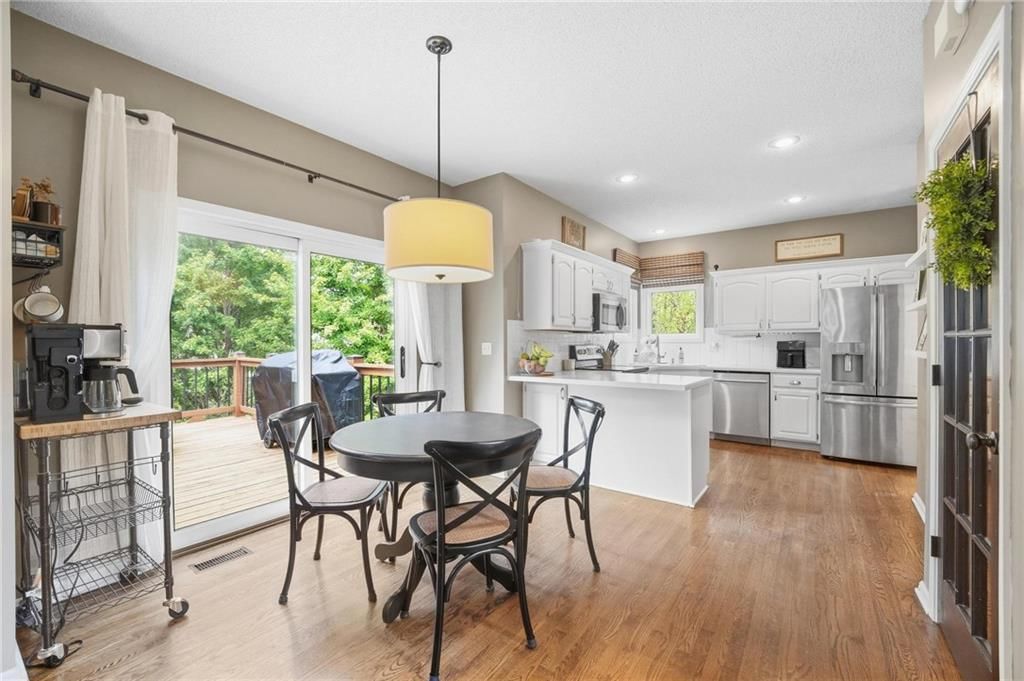 16150 W 156th Place, Olathe, KS: listing photo 3