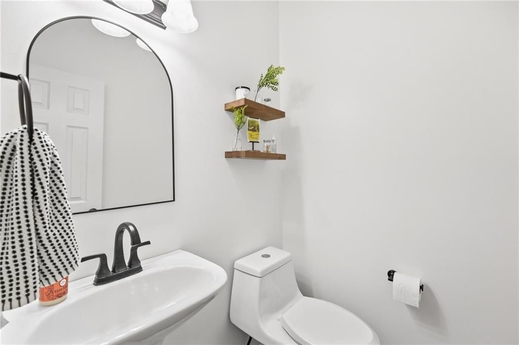 Photo 10 of 75 - 16150 W 156th Place, Olathe, KS 66062
