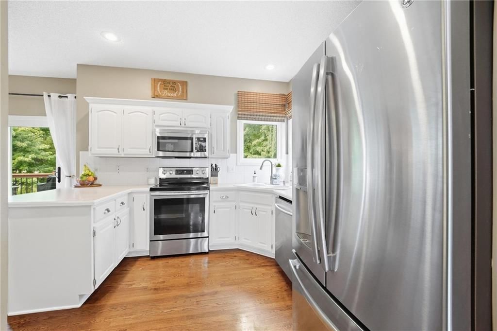 Photo 11 of 75 - 16150 W 156th Place, Olathe, KS 66062