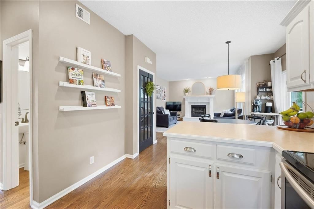 Photo 13 of 75 - 16150 W 156th Place, Olathe, KS 66062