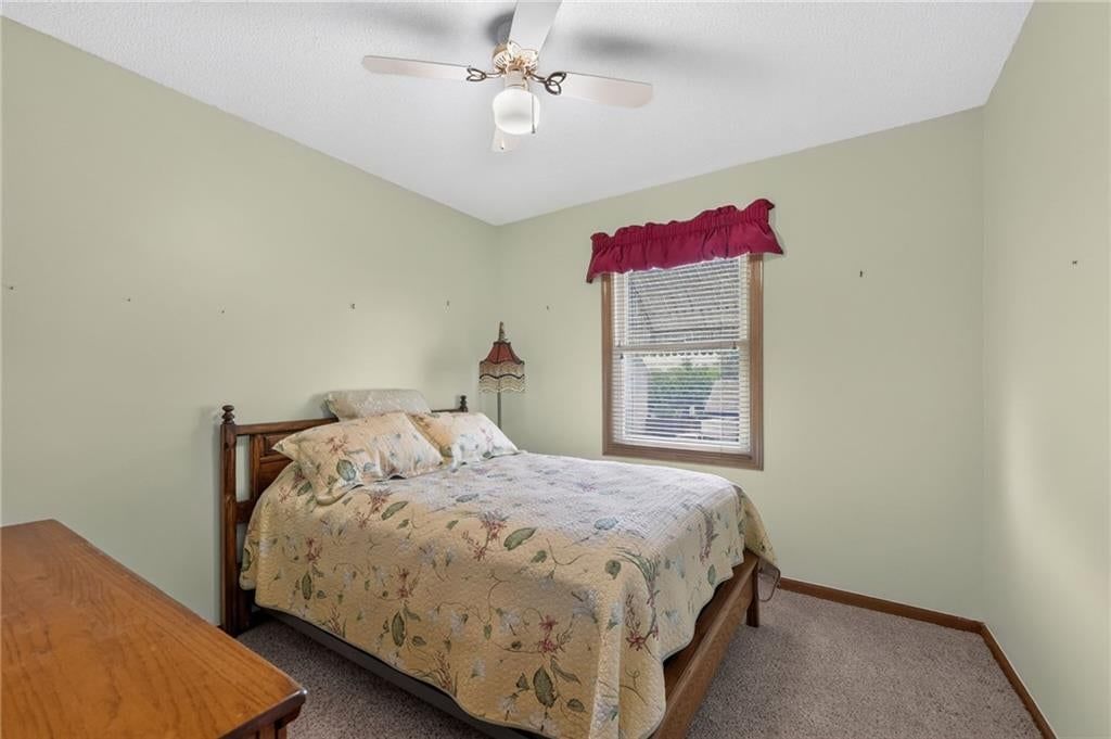 Photo 17 of 28 - 6527 Sioux Drive, Parkville, MO 64152