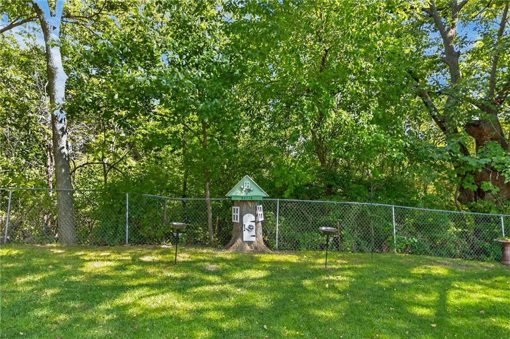 Photo 21 of 28 - 6527 Sioux Drive, Parkville, MO 64152