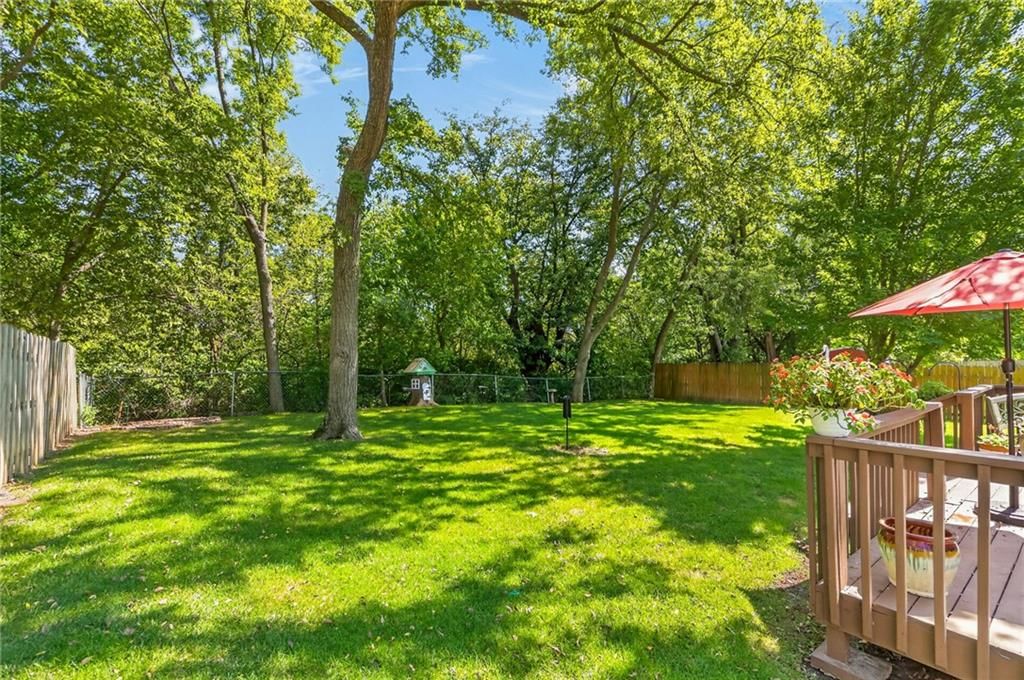Photo 22 of 28 - 6527 Sioux Drive, Parkville, MO 64152