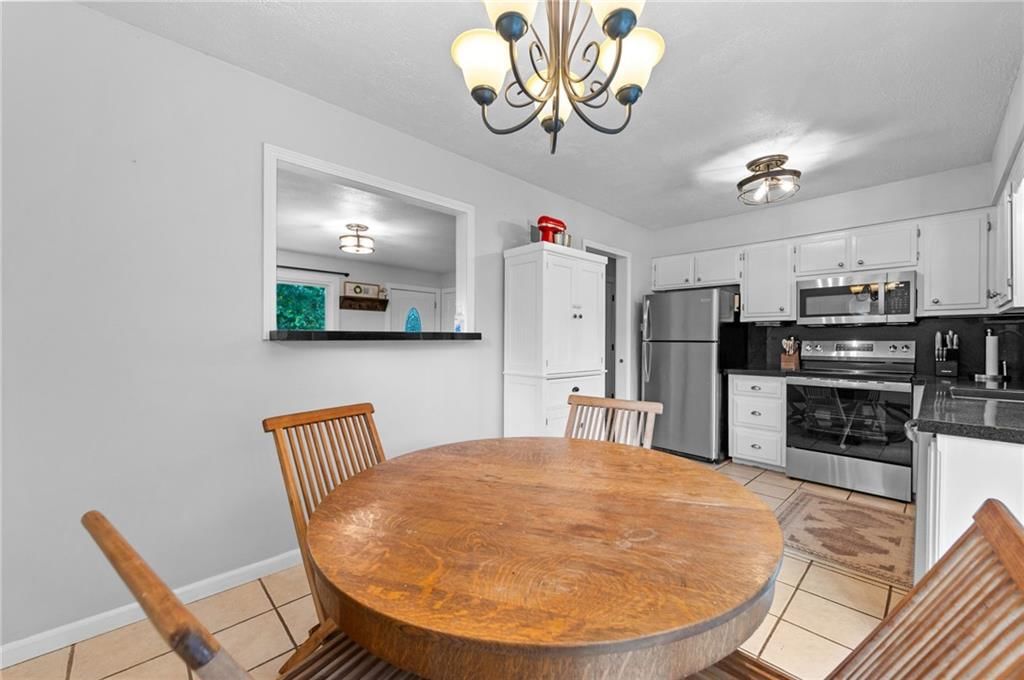 Photo 11 of 37 - 15 Village Circle Drive, Platte City, MO 64079