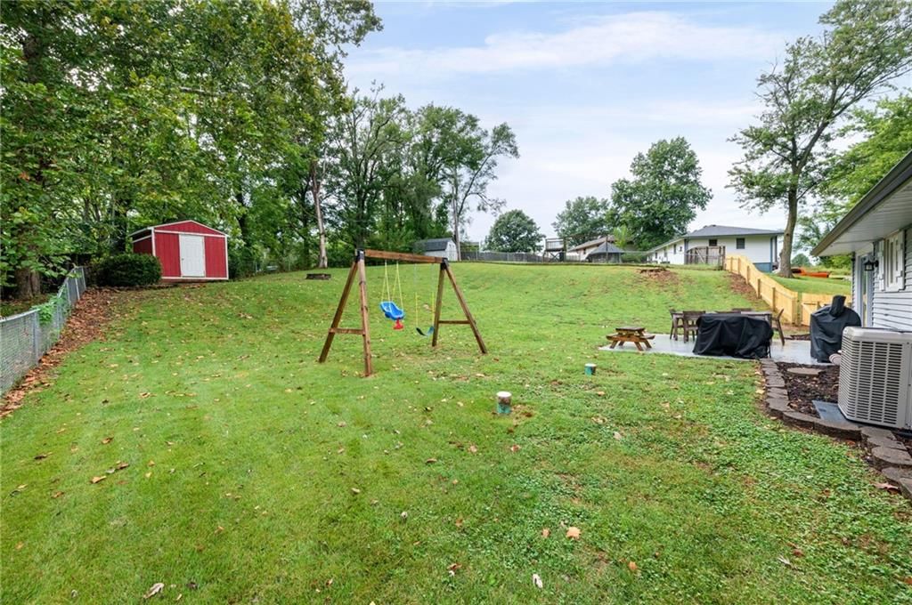 Photo 34 of 37 - 15 Village Circle Drive, Platte City, MO 64079