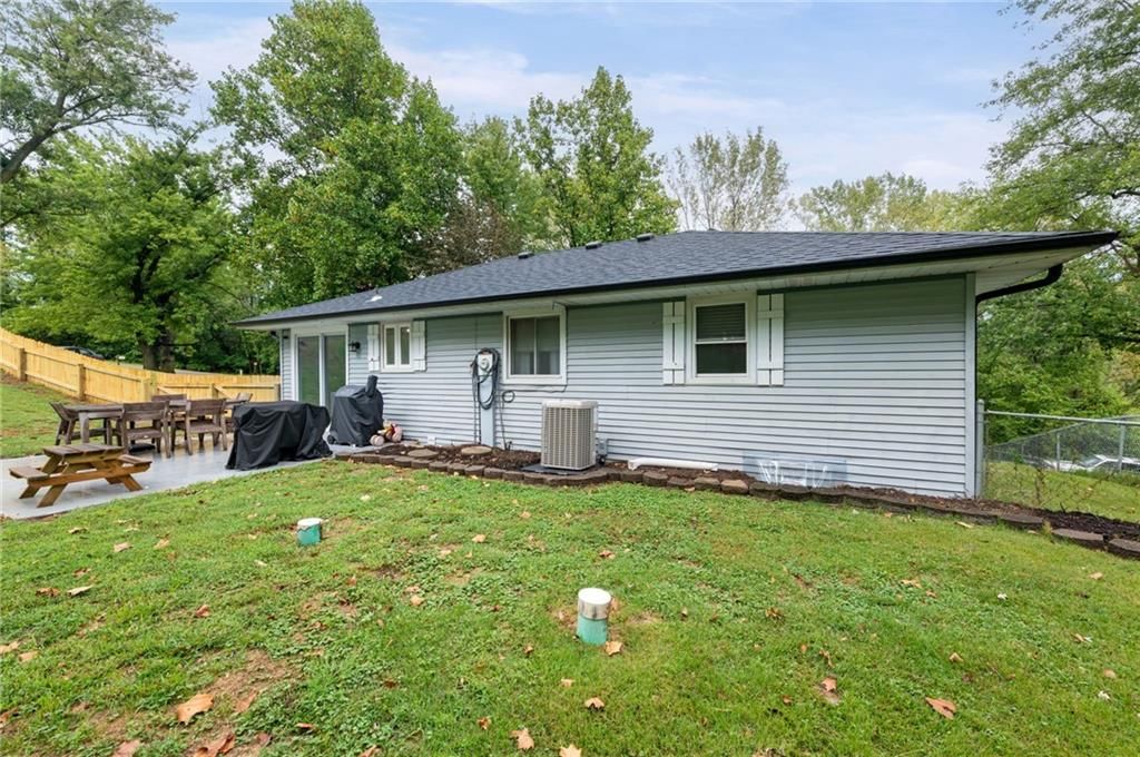 Photo 33 of 37 - 15 Village Circle Drive, Platte City, MO 64079