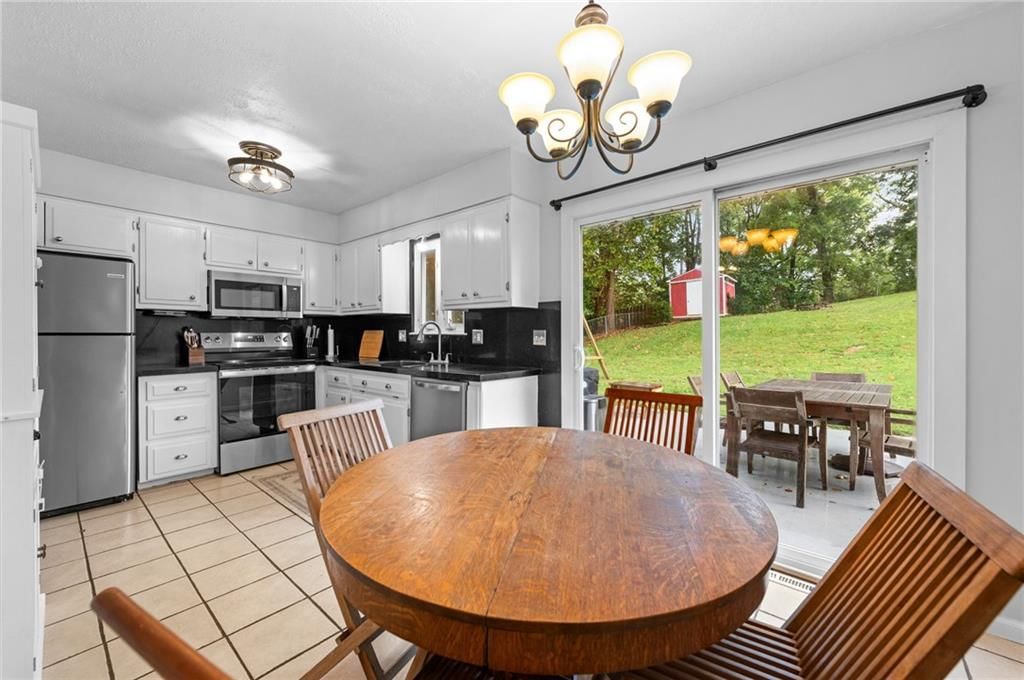 Photo 12 of 37 - 15 Village Circle Drive, Platte City, MO 64079