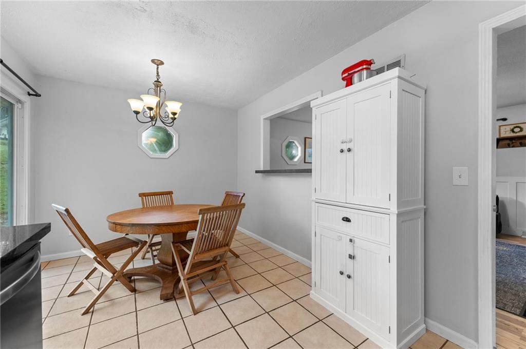 Photo 8 of 37 - 15 Village Circle Drive, Platte City, MO 64079