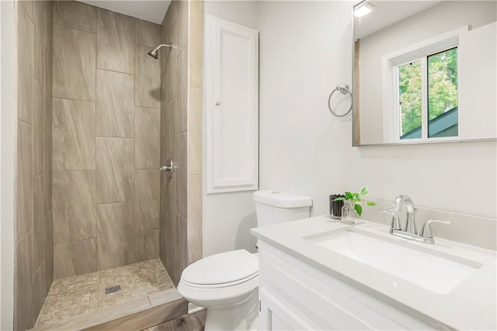 12325 Charlotte Street — photo 17