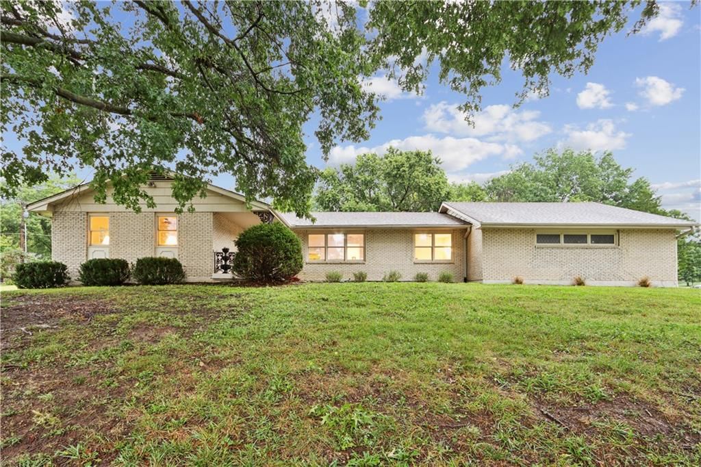 2 Maple Circle — photo 1