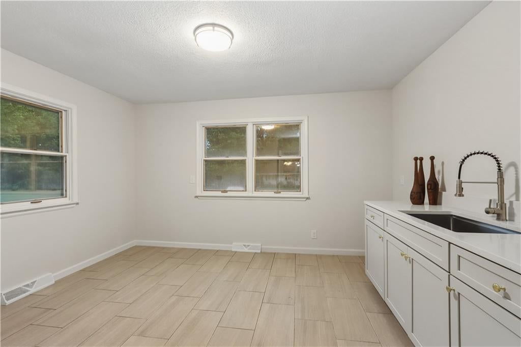 2 Maple Circle — photo 12