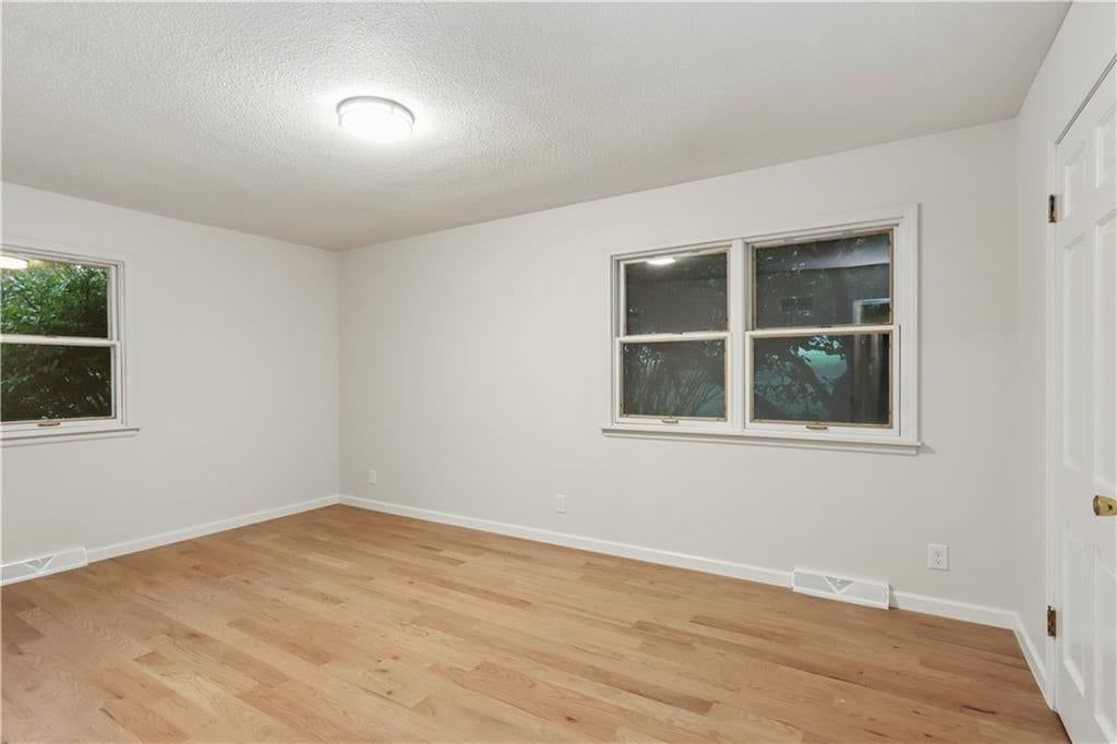 2 Maple Circle — photo 17