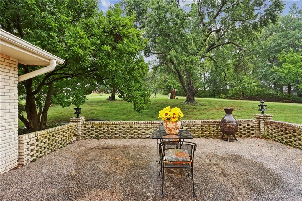 2 Maple Circle — photo 24