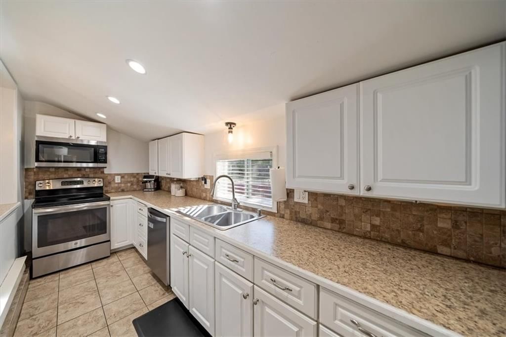 401 S Harrison Street — photo 8