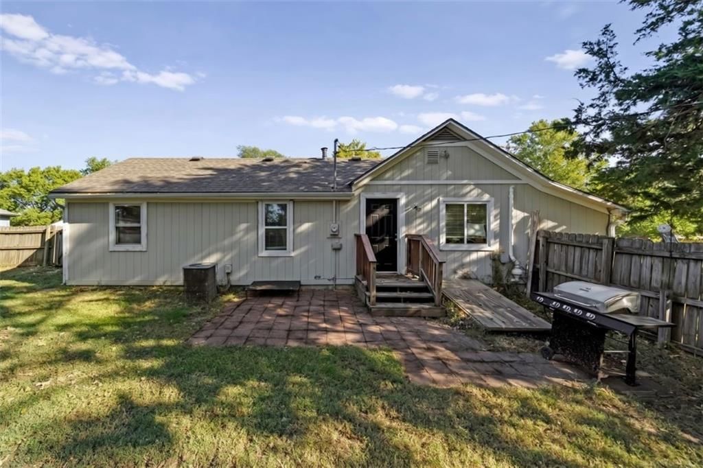 401 S Harrison Street — photo 18