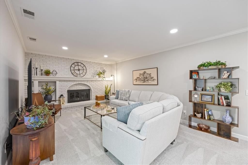 1728 E Sleepy Hollow Drive — photo 9