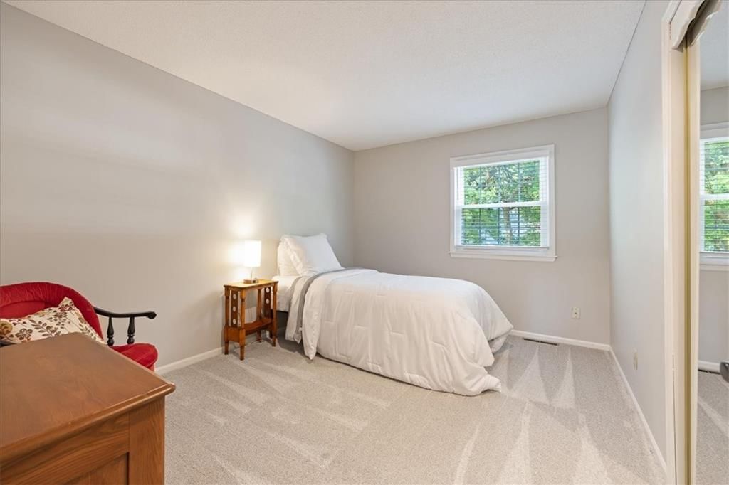 1728 E Sleepy Hollow Drive — photo 15