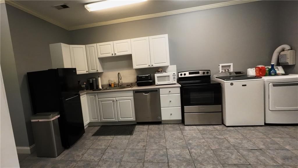 701 Squire Court — photo 14